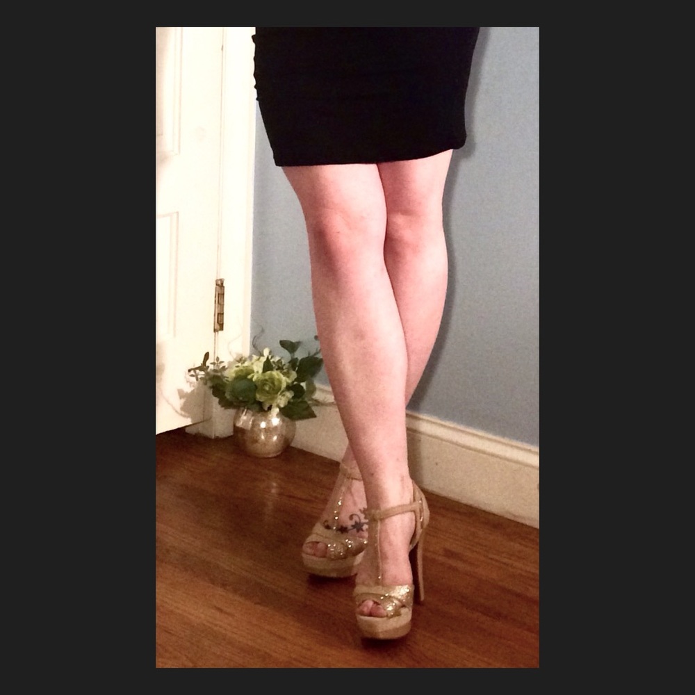 Gorgeous Gold T Strap Heels Lovely neutral w cork!